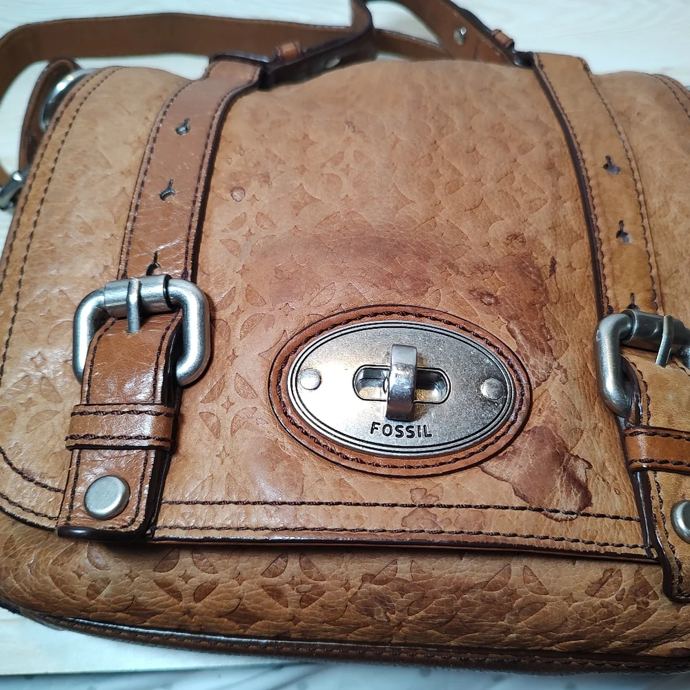 Fossil Tan Leather Crossbody Messenger bag